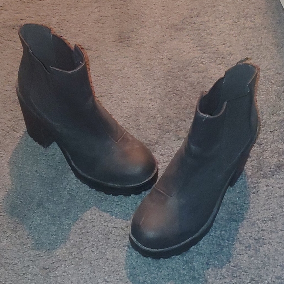 Black Boot Heels - Picture 3 of 5